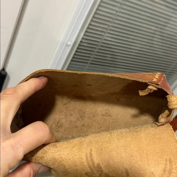 Vintage 70's leather hand tooled and painted never used crossbody purse - Picture 13 of 13